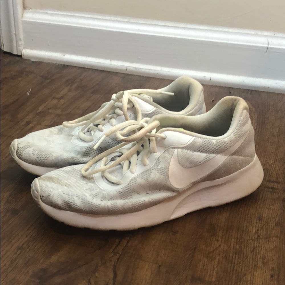 White Lace Nike Tanjun Shoes